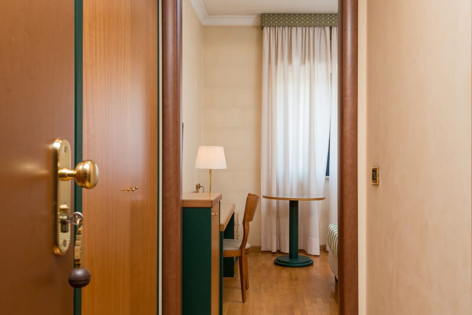 Standard Single Room | Premium bedding, minibar, in-room safe, desk
