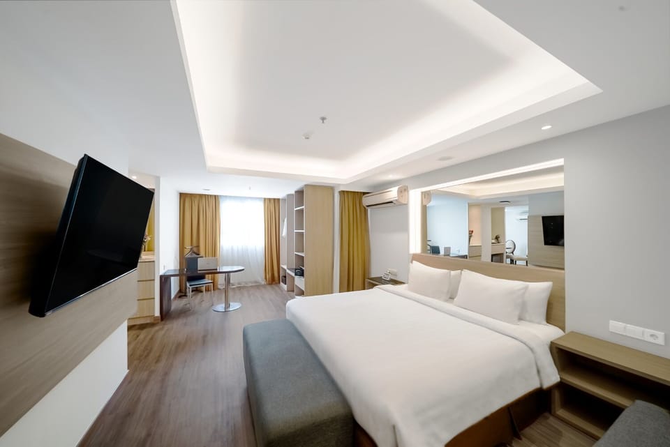 ASTON Suite | Premium bedding, pillowtop beds, minibar, in-room safe