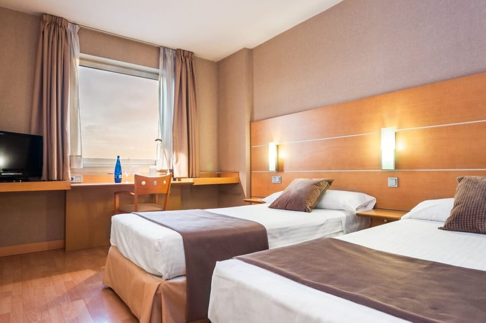 Minibar, in-room safe, desk, free WiFi