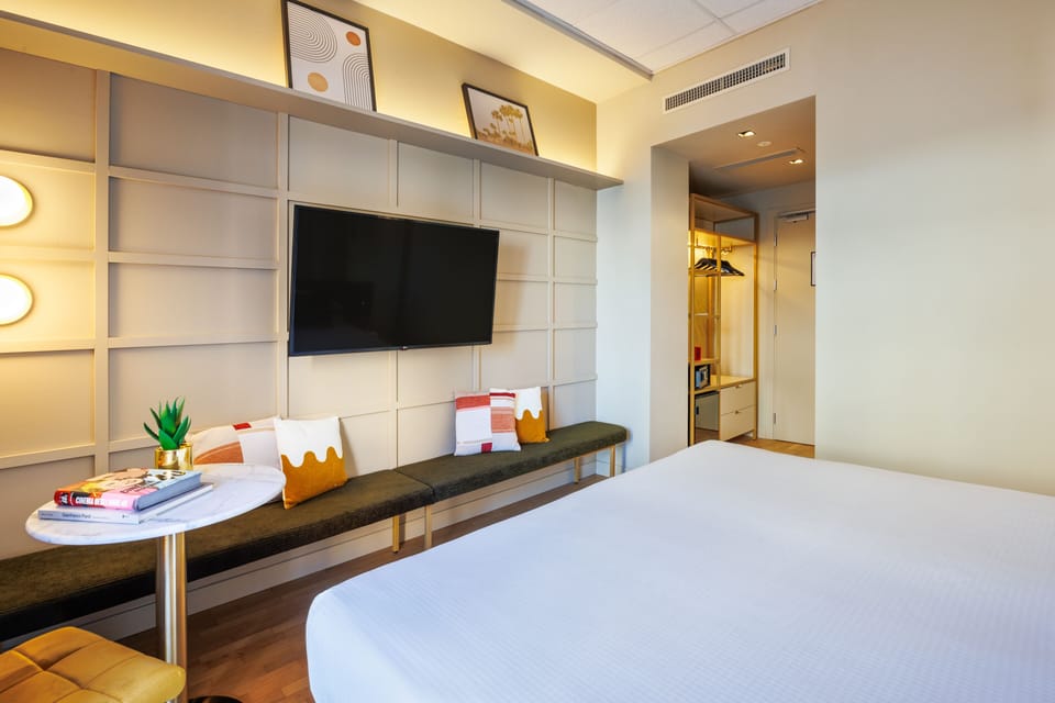 Paris | In-room safe, soundproofing, free WiFi, bed sheets