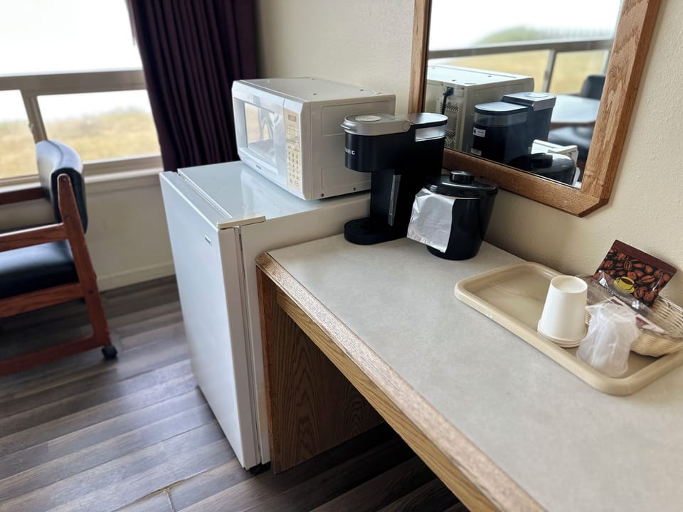 King Studio Oceanfront | Free WiFi, bed sheets