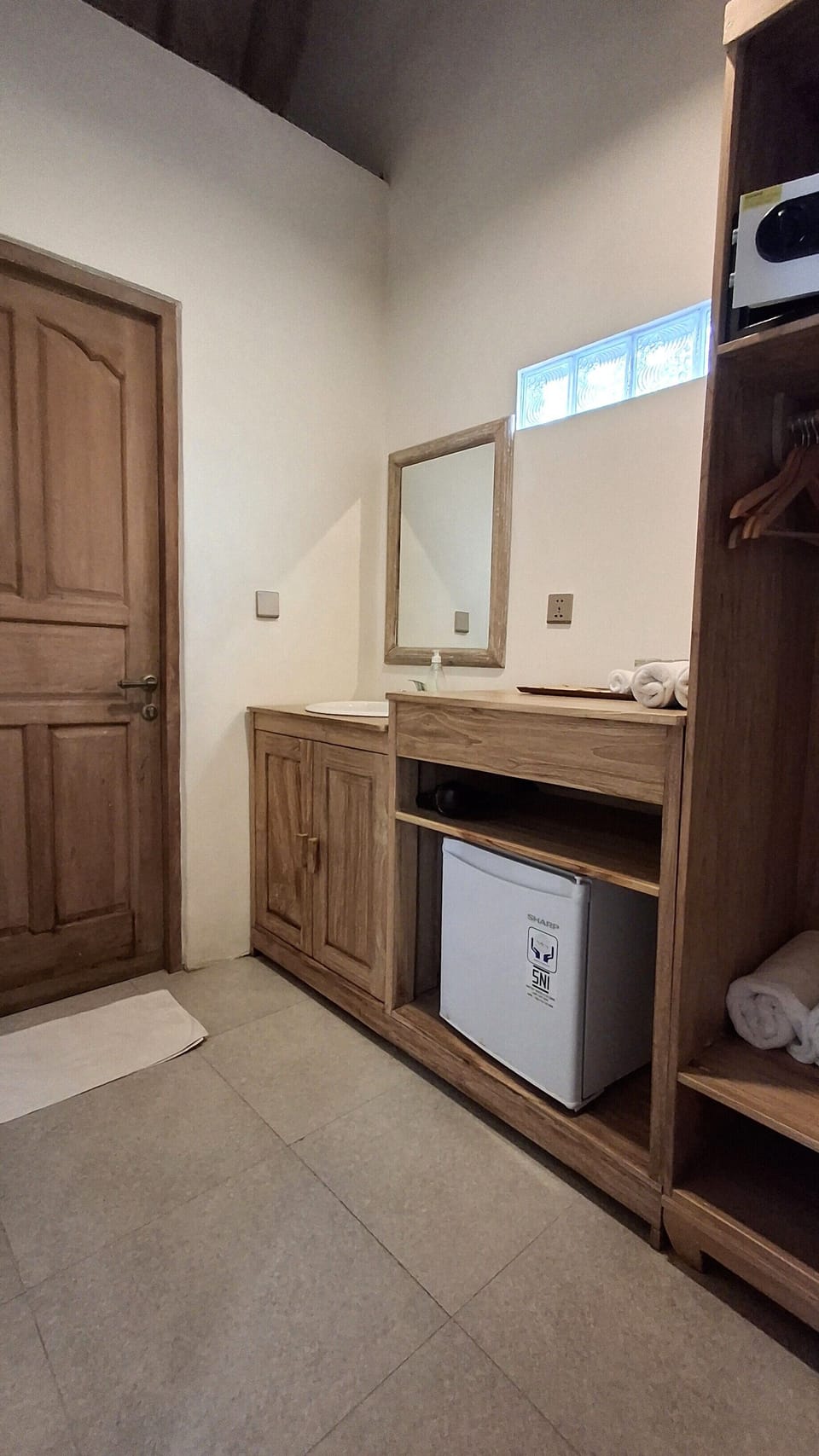 Deluxe Bungalow Connecting Beachfront View | Bathroom | Shower, bidet, towels