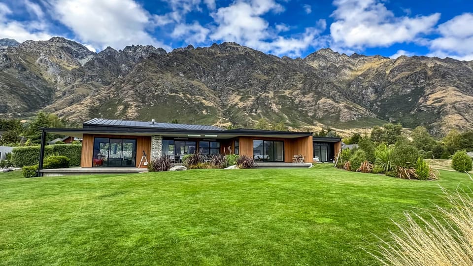 Okara Lodge with the Remarkable Mountains as its backdrop
