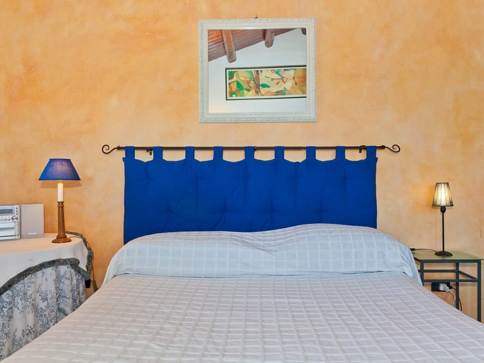 House | 5 bedrooms, iron/ironing board, individually furnished, bed sheets