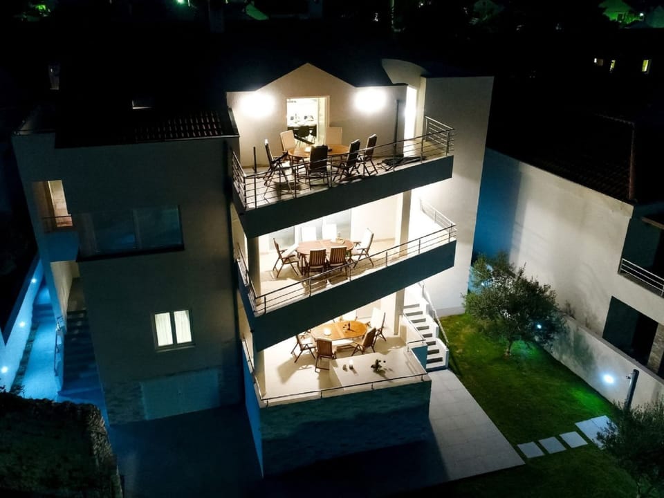 Villa | Exterior