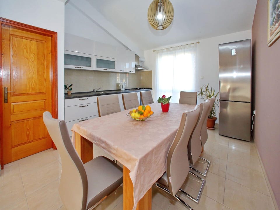 Apartment | Dining
