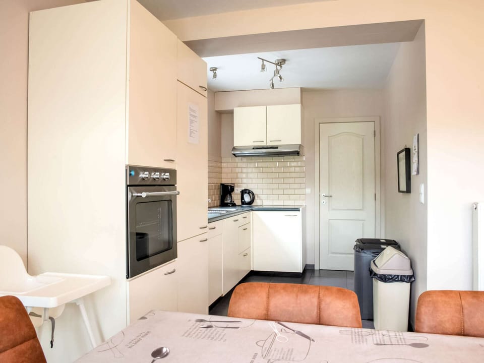 House | Private kitchen | Highchair