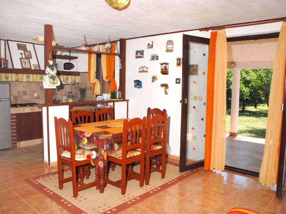 House | Dining