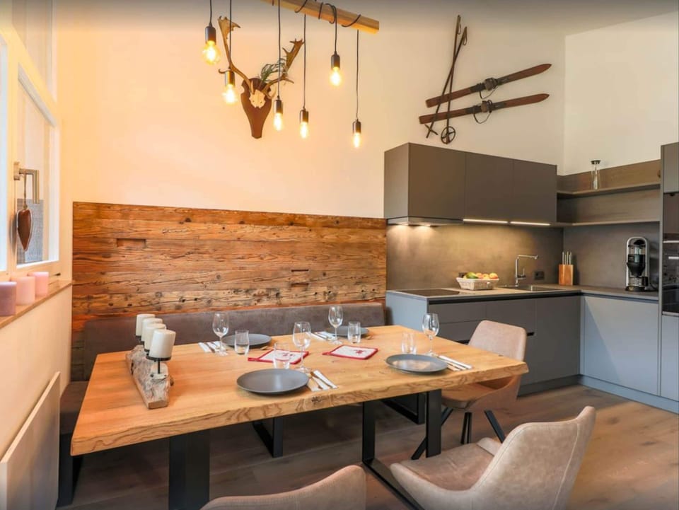 Apartment | Dining