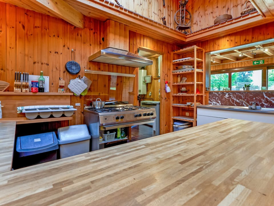 Cottage | Private kitchen | Highchair