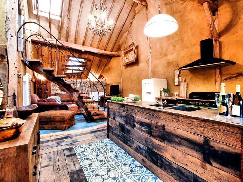 House | Private kitchen | Stovetop, highchair