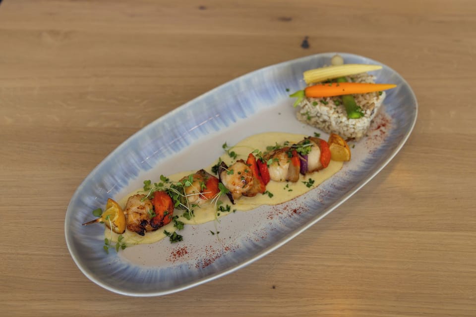 Breakfast, lunch, dinner served; French cuisine 