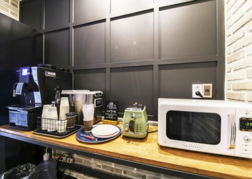 Free daily self-serve breakfast