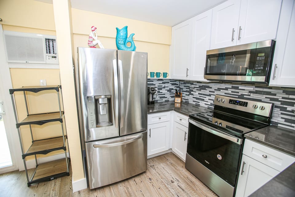 Lovely, modern kitchen to feed friends and family