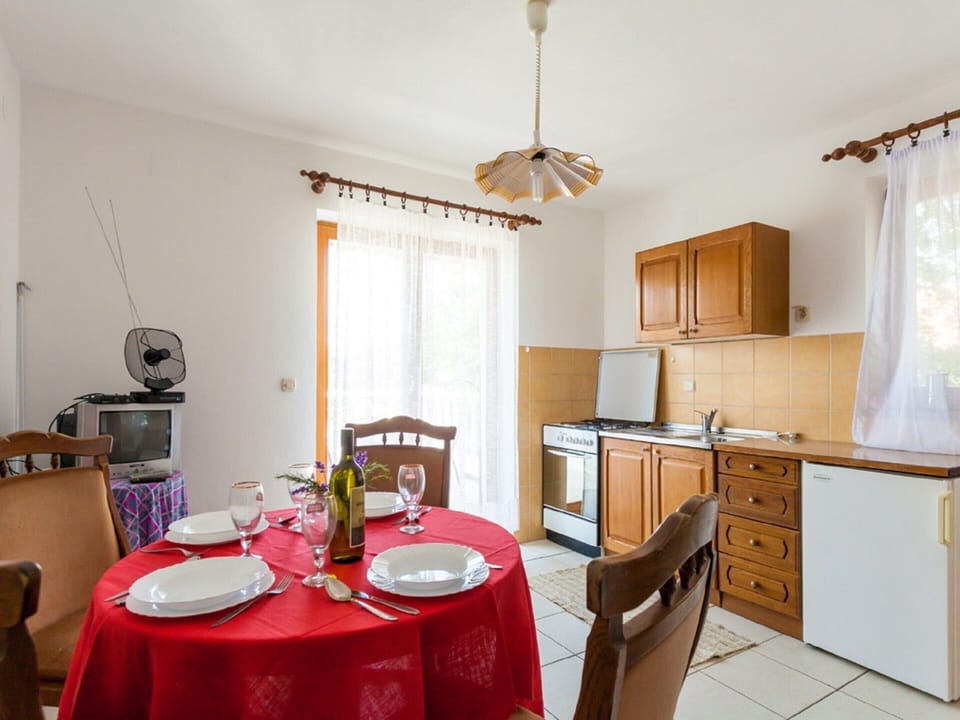 Apartment | Dining