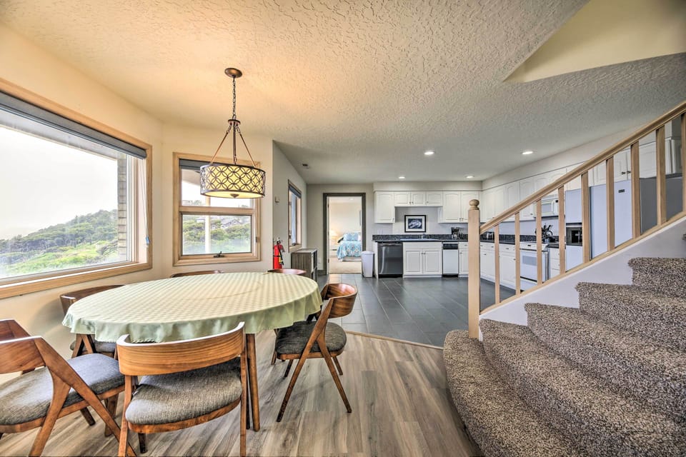 2nd Kitchen | Kitchen Table