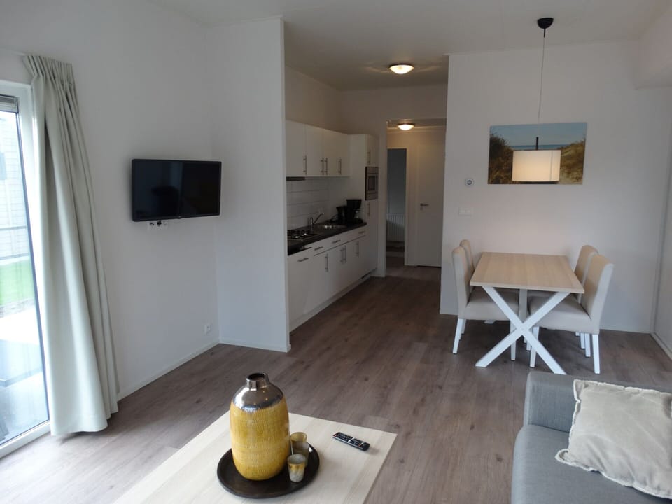 Bungalow | Dining