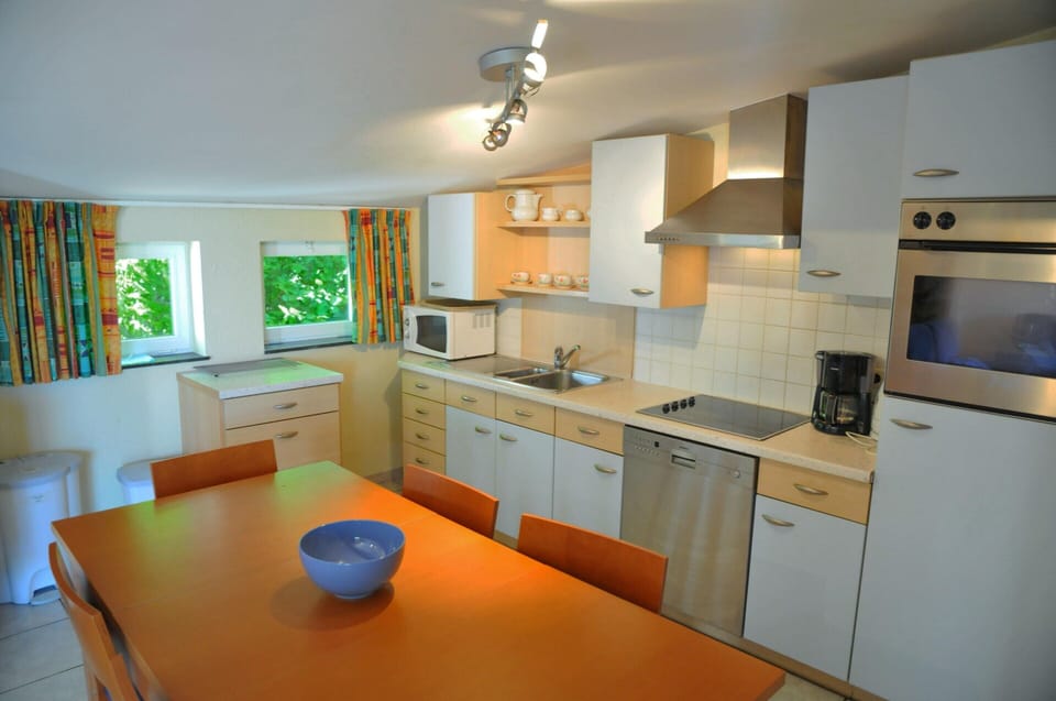 House | Dining