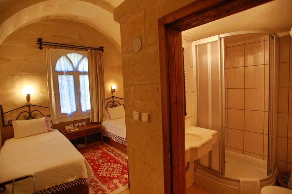 Minibar, in-room safe, WiFi (free)