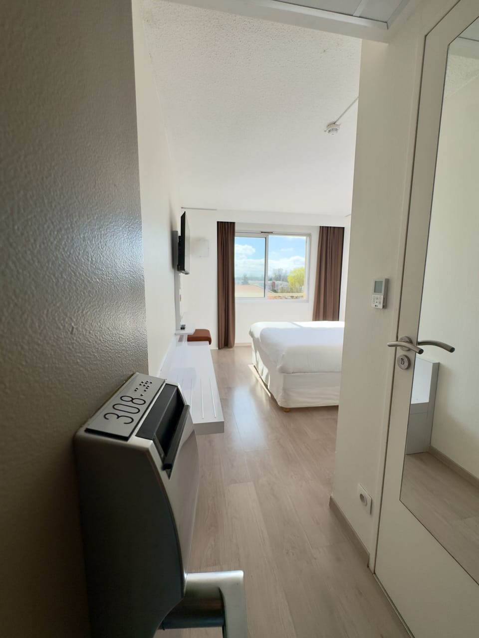 Standard Double Room, 1 Double Bed | Premium bedding, individually decorated, individually furnished, desk