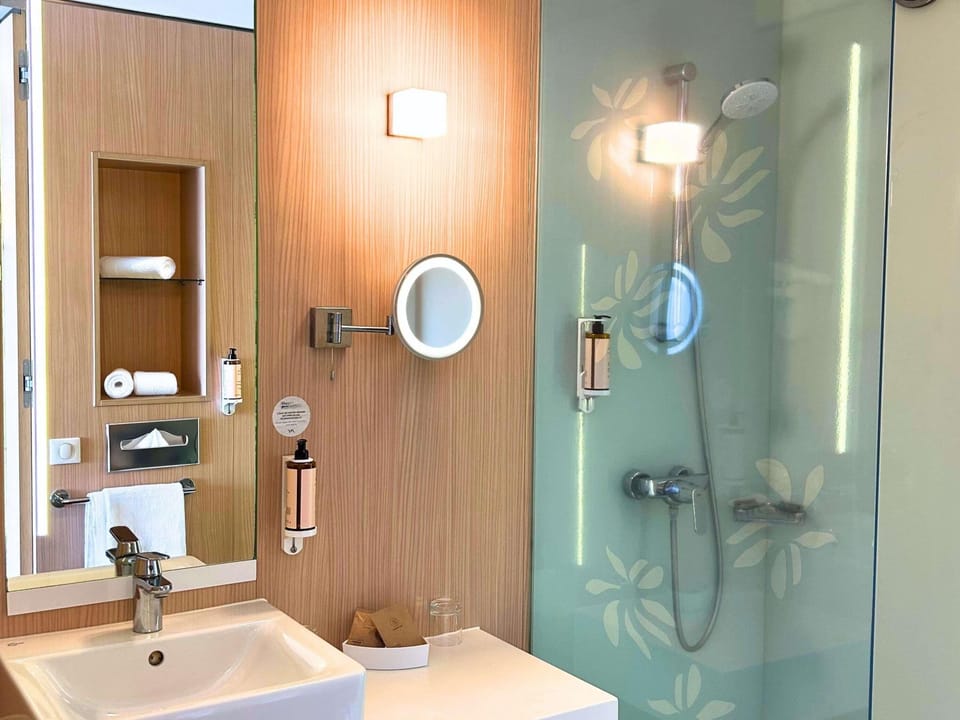 Privilege, Comfort Room, 1 Double Bed | Premium bedding, pillowtop beds, minibar, in-room safe