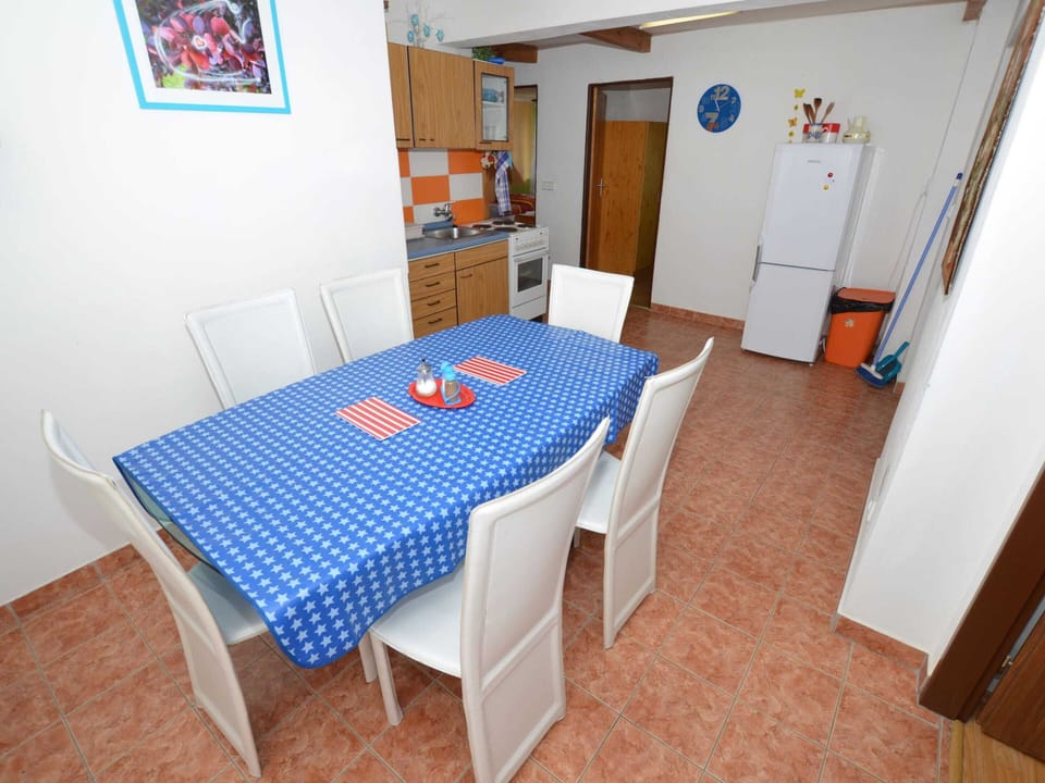 Villa | Dining