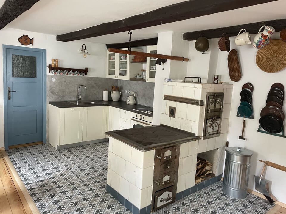 House | Private kitchen | Stovetop, coffee/tea maker, highchair