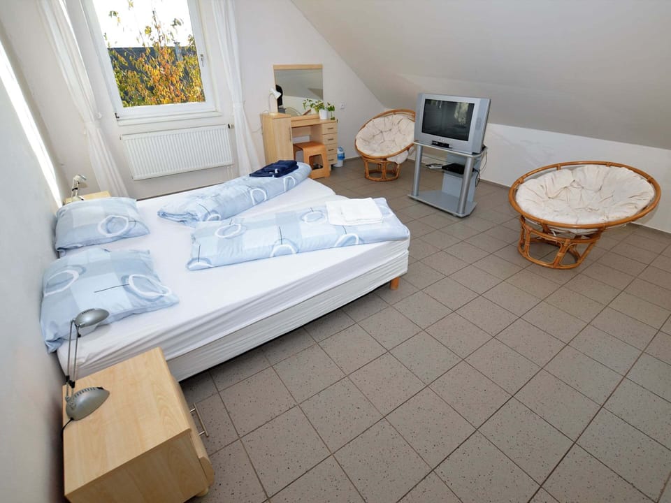Apartment | 3 bedrooms, individually furnished, bed sheets