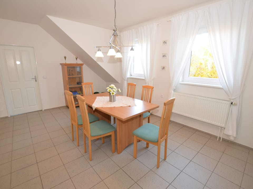 Apartment | Dining