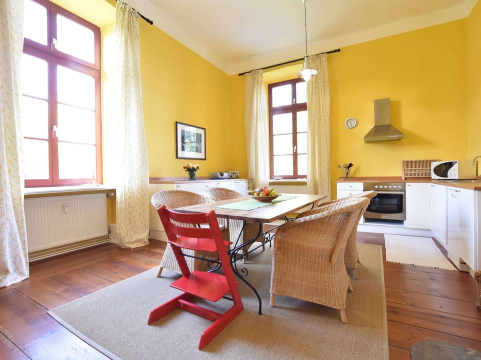 Apartment | Dining