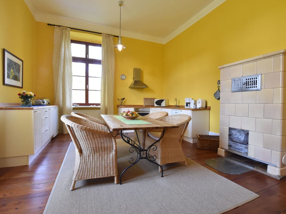Apartment | Living room | Fireplace