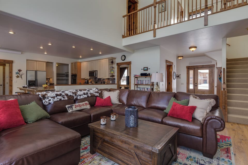 House (4 Bedrooms) | Living room | TV, DVD player, foosball, toys