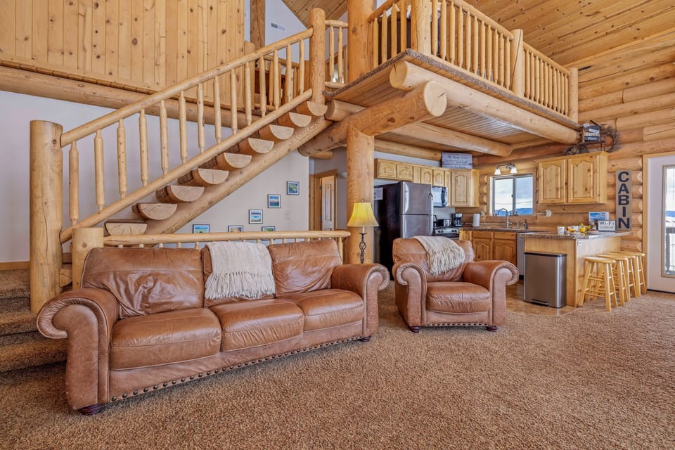 Villa (5 Bedrooms) | Living area | TV, video-game console, DVD player, table tennis