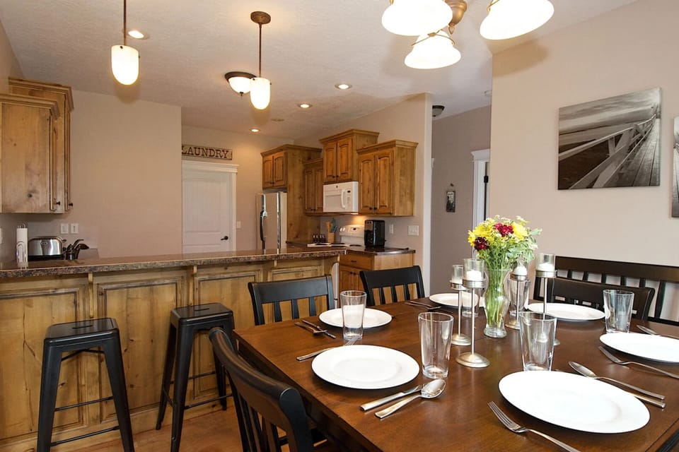 House (5 Bedrooms) | Dining room