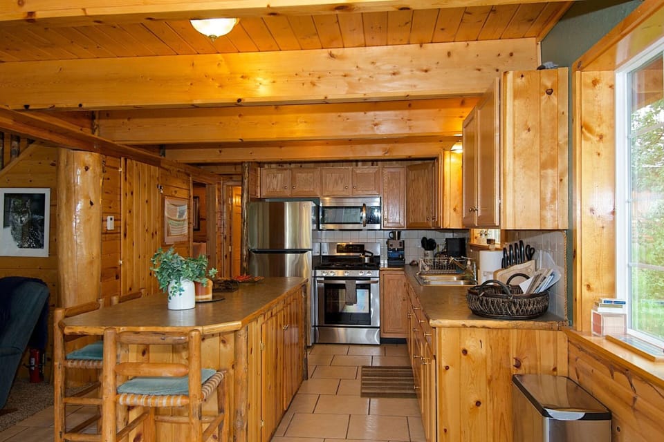 Villa (3 Bedrooms) | Private kitchen | Fridge, microwave, oven, stovetop