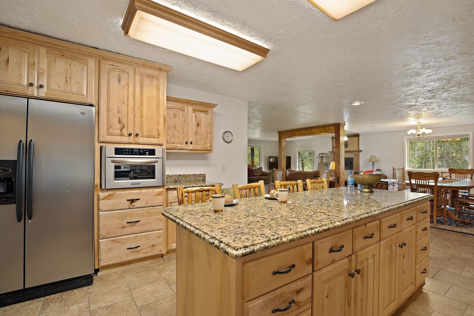 Villa (6 Bedrooms) | Private kitchen | Full-size fridge, microwave, oven, stovetop