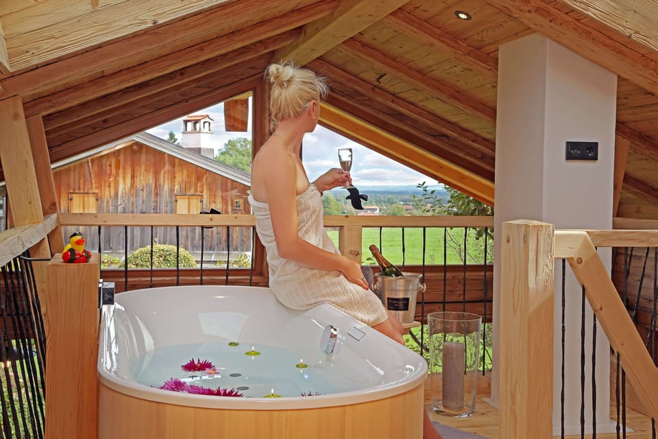 Outdoor spa tub