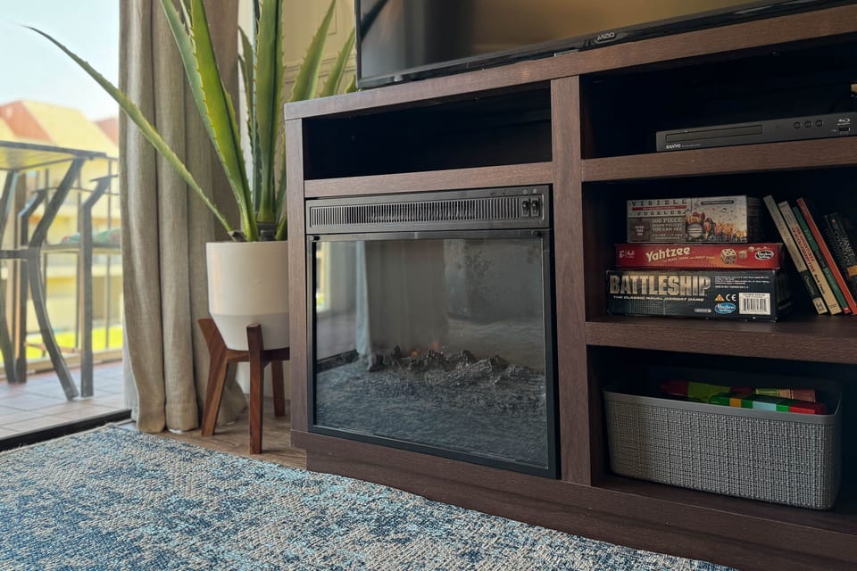 Fireplace and games!