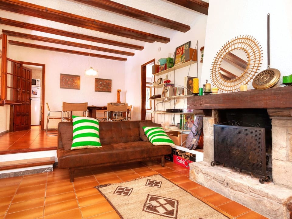 Living Room, Room, Interior Design, Property, Building, Furniture, House, Ceiling, Hearth, Home