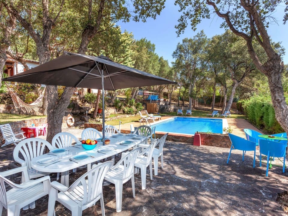 Swimming Pool, Property, Leisure, Resort, Leisure Centre, Water, Real Estate, Building, Vacation, House