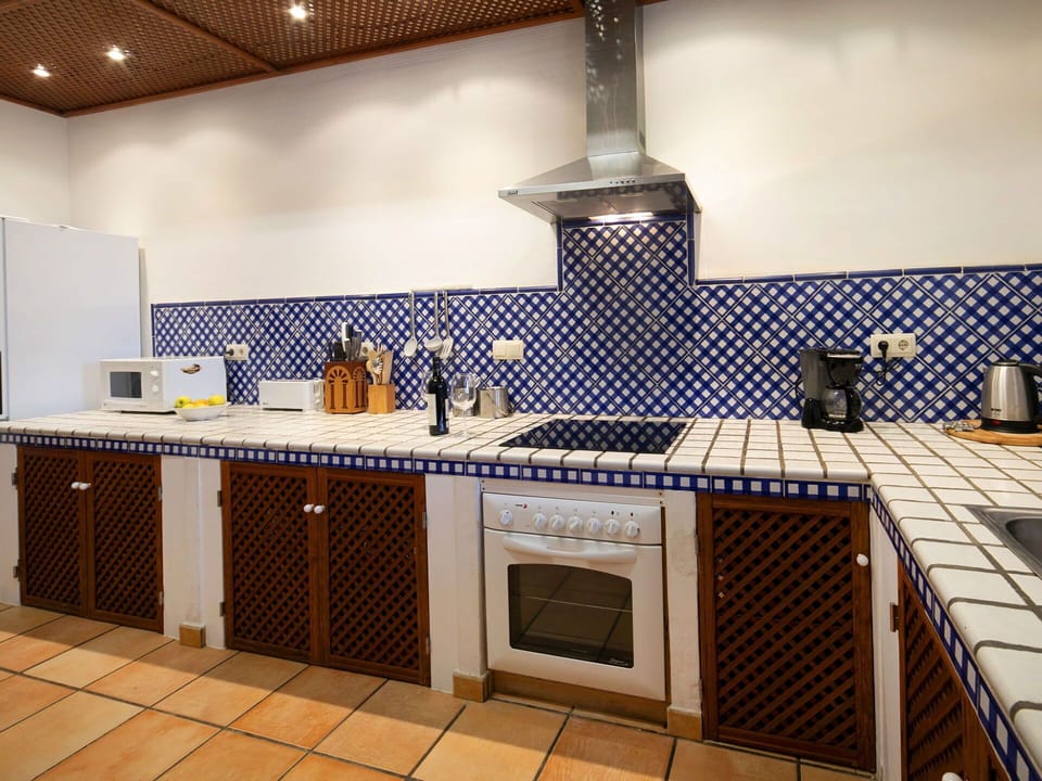 Countertop, Cabinetry, Kitchen Stove, Kitchen Sink, Kitchen Appliance, Home Appliance, Kitchen, Sink, Wood, Tap