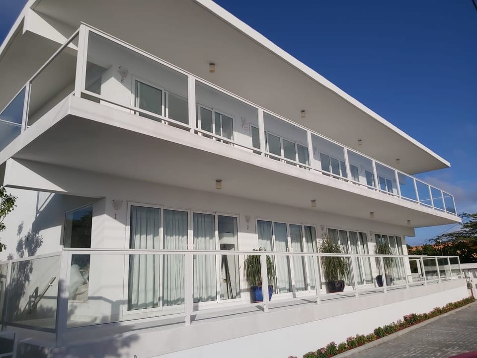 Beachfront Bella Horizonte 1 Apartment in Savaneta