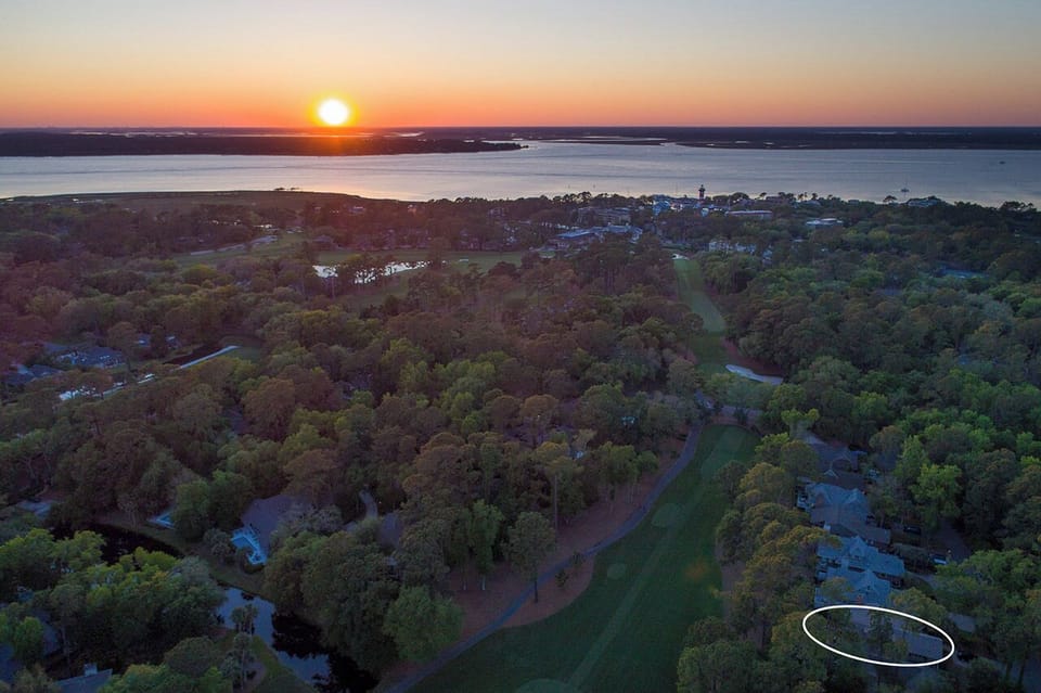Heritage Hideaway - Pet-Friendly Vacation House in Hilton Head - Heritage Week - Fairway Views