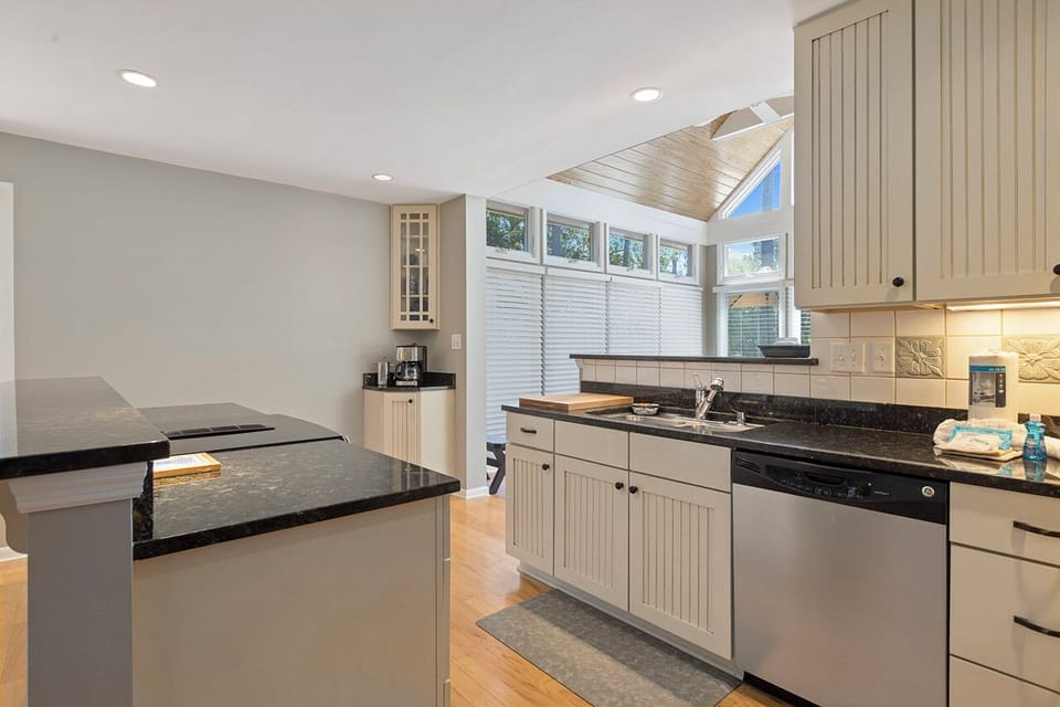Heritage Hideaway - Pet-Friendly Vacation House in Hilton Head