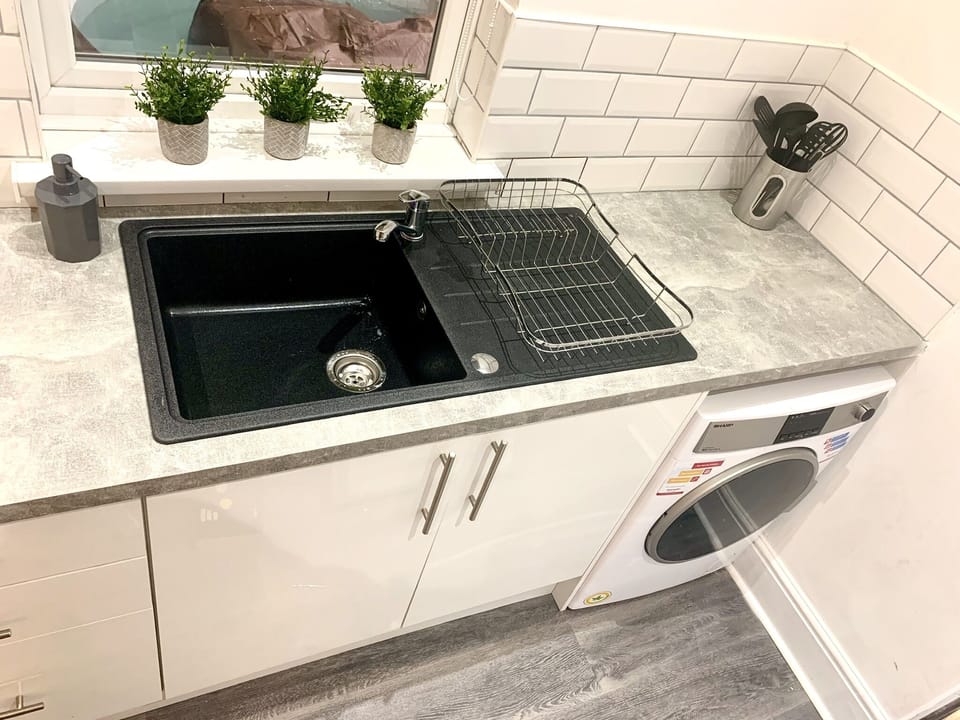 Luxury House, Hot Tub | Shared kitchen