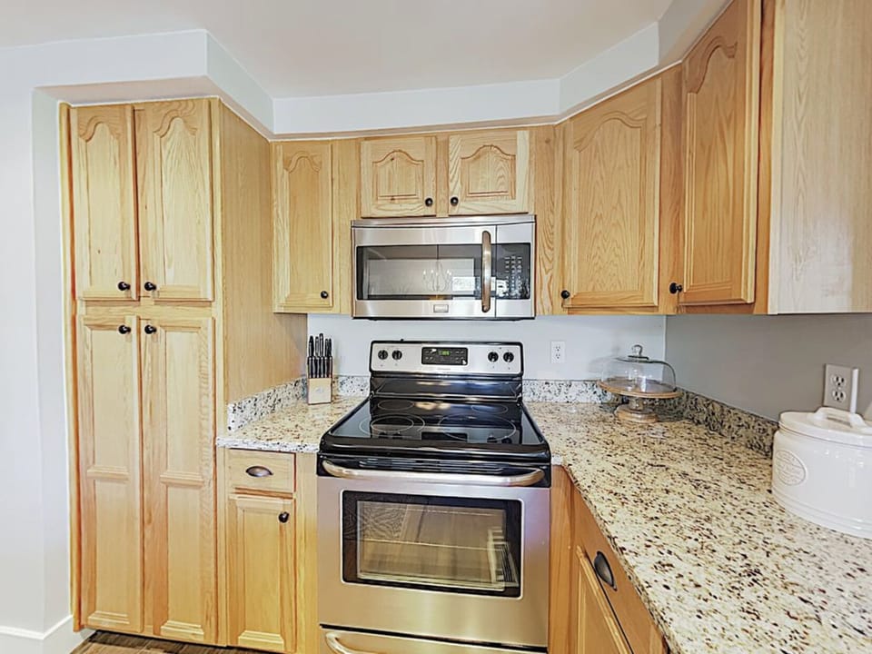 Clean Kitchen with New Appliances 