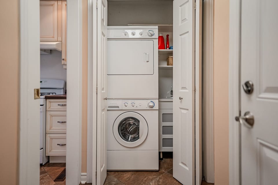 Laundry closet at top of stairs - Five Point Cottage - Niagara-on-the-Lake