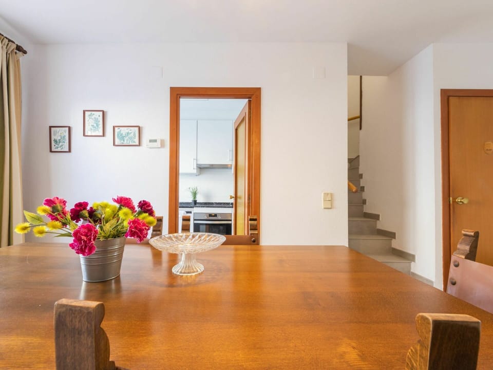 Flower, Building, Window, Wood, Door, Table, Vase, Interior Design, Orange