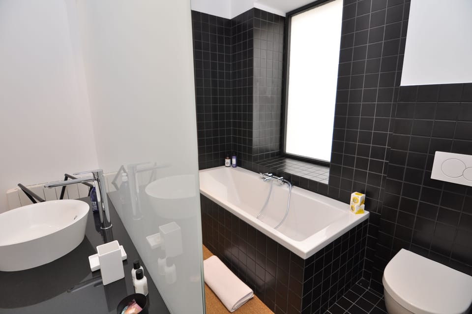 Premium Room | Bathroom | Free toiletries, hair dryer, towels, soap