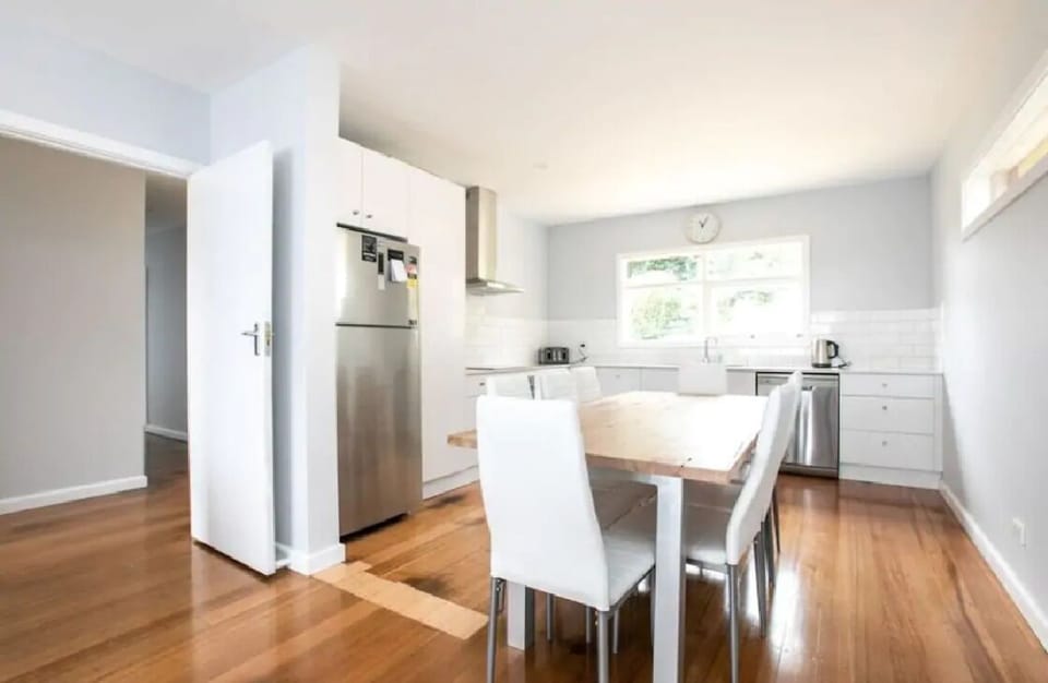 8 person dining table